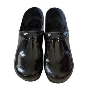 Dansko Professional Black Patent Leather Clogs Women’s Size 41 (10.5-11)